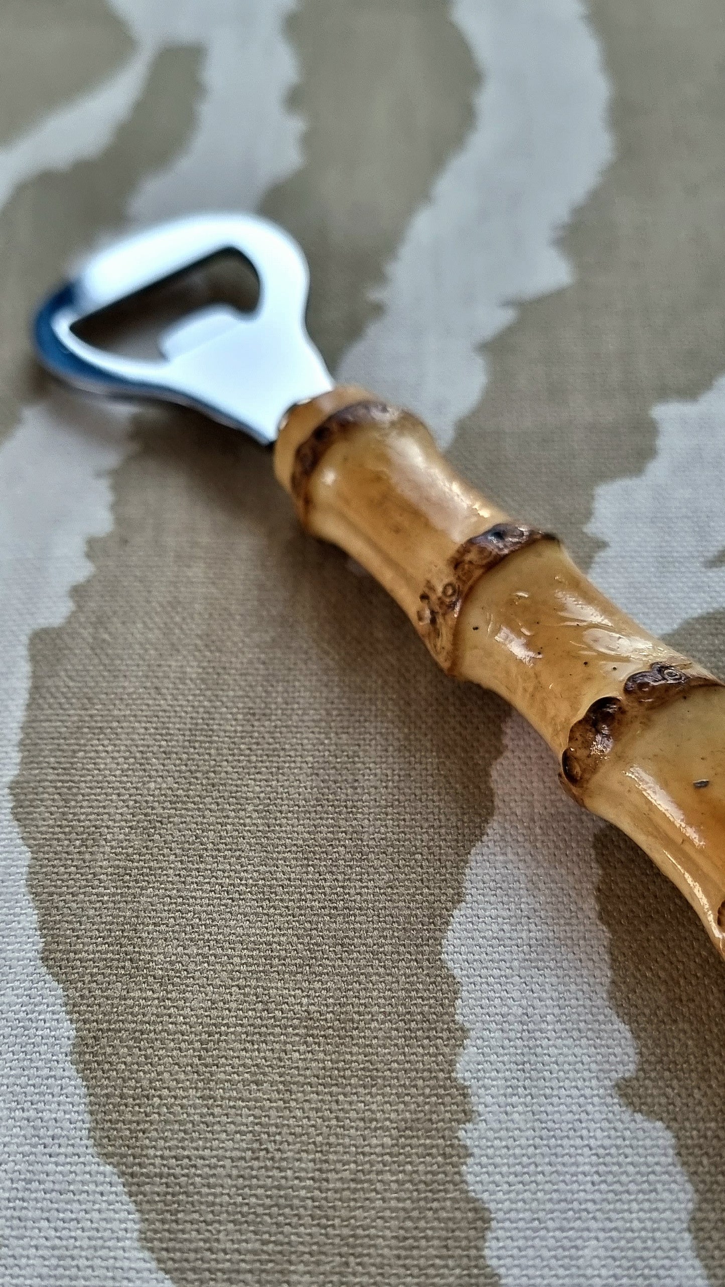 Abridor mango de bambú natural